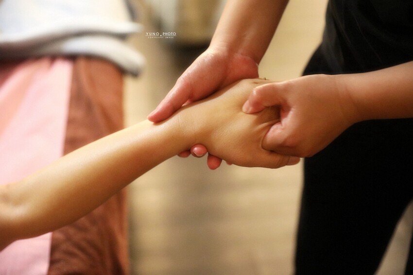 台中西區勤美精油按摩推薦！芳療精油按摩跟身體來場心靈對話吧｜舒活養生館