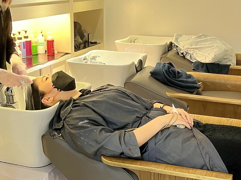 +(板橋髮廊)旭板橋中山店~時尚歐美線條染、鉑金前導精華護髮~夏天出遊就是要換新造型!Asahi Hair Space|旭價目表|旭髮廊