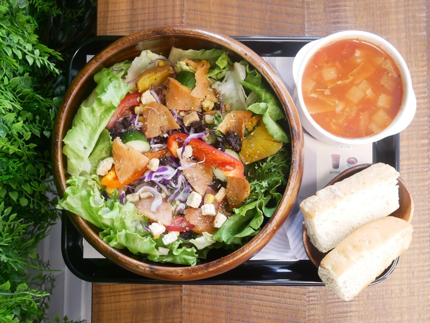 Woopen木盆輕食沙拉(綠川門市)(結束營業)-近台中火車站，提供貝果堡/潛艇堡/木盆沙拉/溫時蔬/飲品/湯品(@^0^@)/