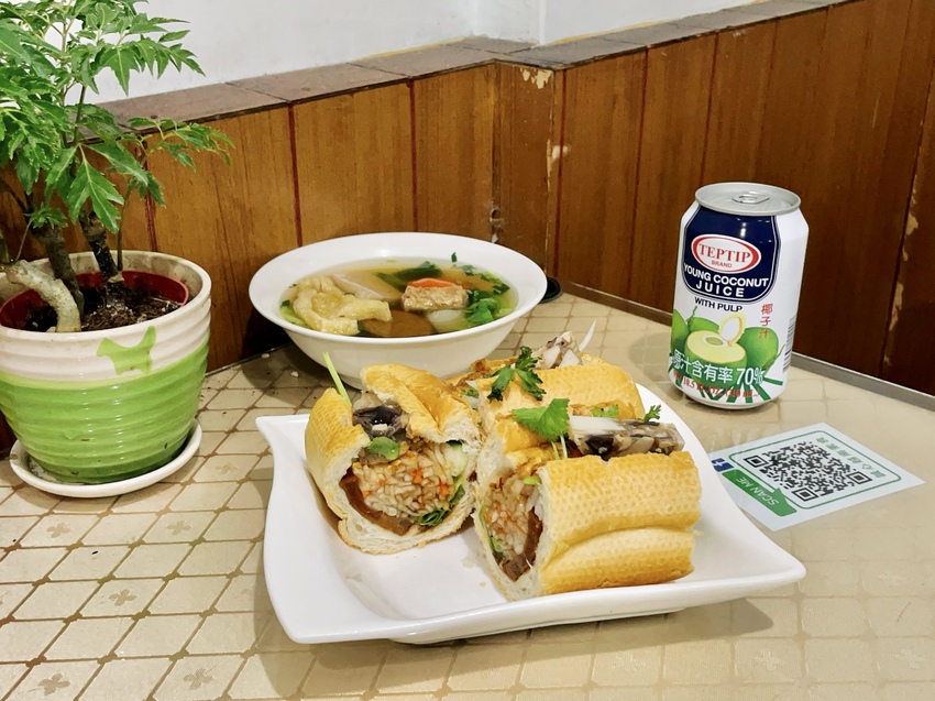 誠心越南素食（舊址）-竹南地區少見的越南素食，提供湯麵/炒麵/便當/法國麵包/湯類等素食料理*★,°*:.☆(￣▽￣)/$:*.°★* 。