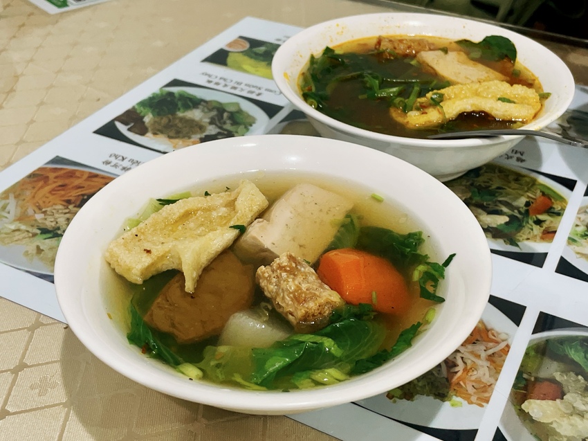 誠心越南素食（舊址）-竹南地區少見的越南素食，提供湯麵/炒麵/便當/法國麵包/湯類等素食料理*★,°*:.☆(￣▽￣)/$:*.°★* 。