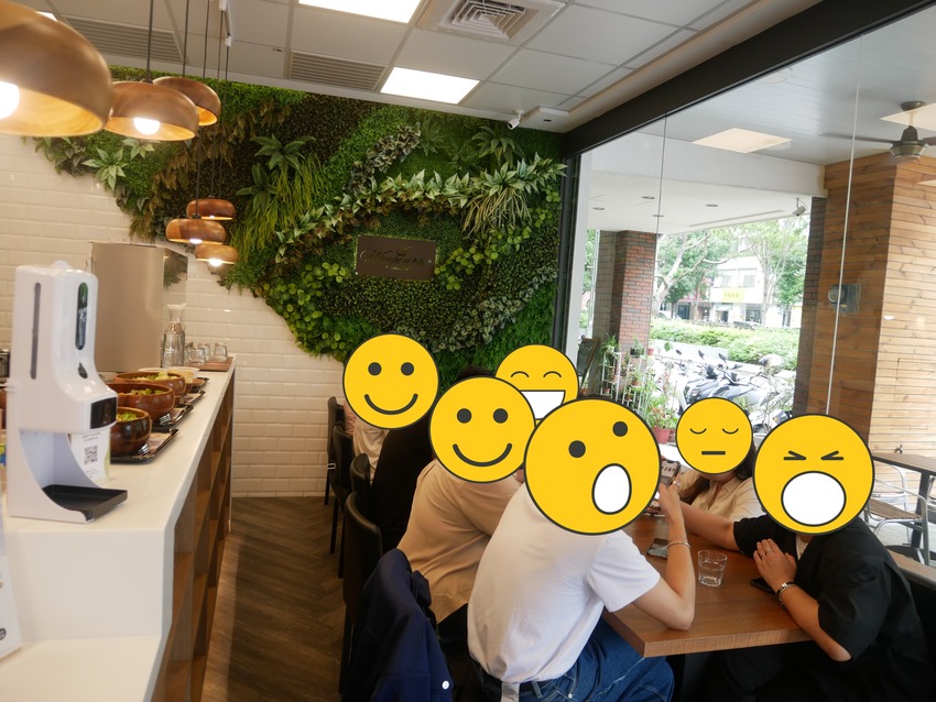 Woopen木盆輕食沙拉(綠川門市)(結束營業)-近台中火車站，提供貝果堡/潛艇堡/木盆沙拉/溫時蔬/飲品/湯品(@^0^@)/