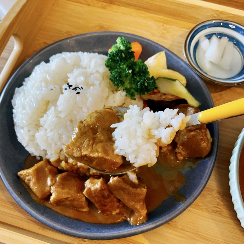 漂蔦手作料理-五常街上，近中正公園、中國醫，提供熟成咖哩還有牛蒡脆皮丼飯，無收取服務費✌🏻