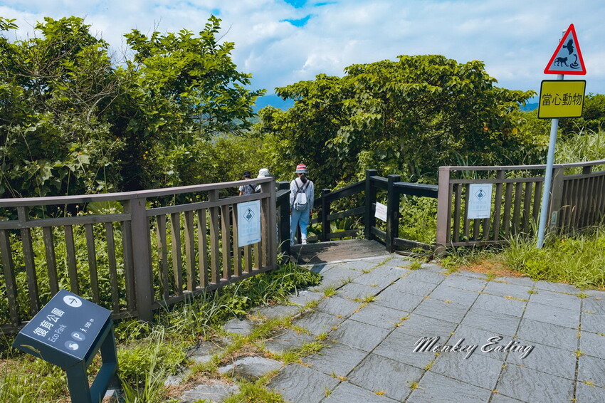 【基隆景點】望幽谷濱海步道|輕鬆好拍夢幻蔚藍步道,順遊潮境公園,八斗子漁港吃美食 - 貪吃猴的幻想