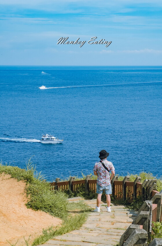 【基隆景點】望幽谷濱海步道|輕鬆好拍夢幻蔚藍步道,順遊潮境公園,八斗子漁港吃美食 - 貪吃猴的幻想