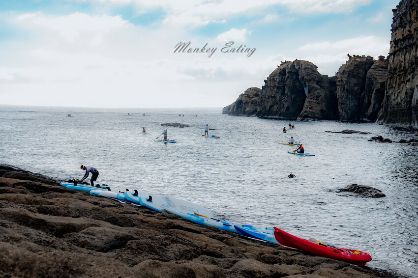 【深澳】象鼻岩SUP日出團｜ODoor專業戶外探險團隊，探索東北角之美，北部SUP立槳推薦 - 貪吃猴的幻想