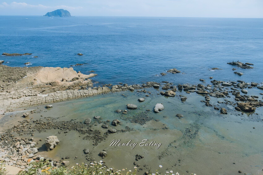 【基隆景點】望幽谷濱海步道|輕鬆好拍夢幻蔚藍步道,順遊潮境公園,八斗子漁港吃美食 - 貪吃猴的幻想