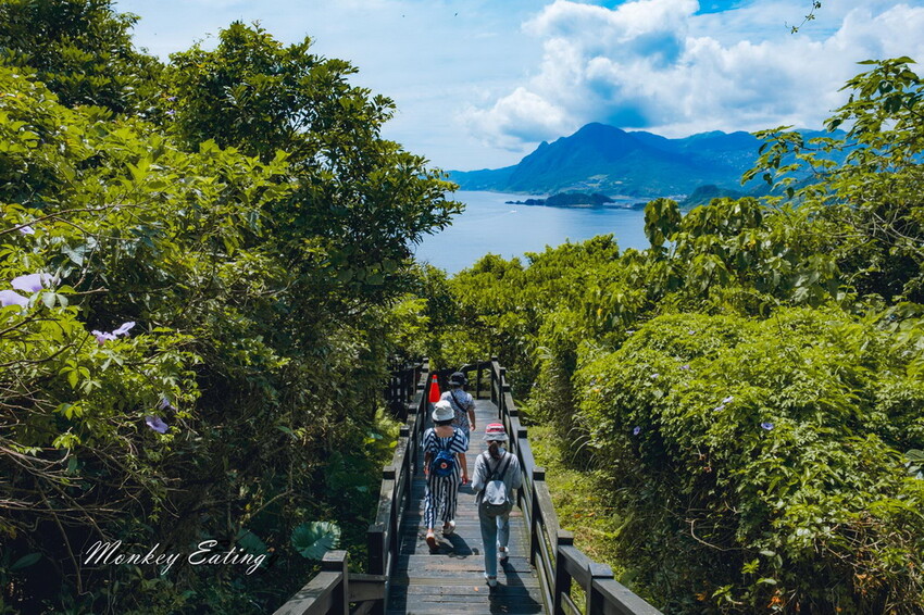 【基隆景點】望幽谷濱海步道|輕鬆好拍夢幻蔚藍步道,順遊潮境公園,八斗子漁港吃美食 - 貪吃猴的幻想