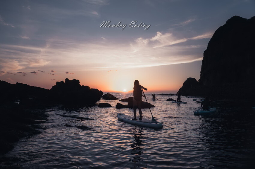 【深澳】象鼻岩SUP日出團｜ODoor專業戶外探險團隊，探索東北角之美，北部SUP立槳推薦 - 貪吃猴的幻想