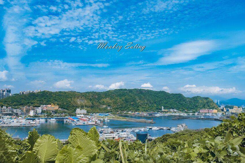 【基隆景點】望幽谷濱海步道|輕鬆好拍夢幻蔚藍步道,順遊潮境公園,八斗子漁港吃美食 - 貪吃猴的幻想