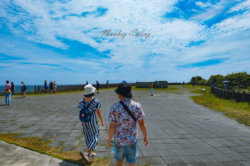 【基隆景點】望幽谷濱海步道|輕鬆好拍夢幻蔚藍步道,順遊潮境公園,八斗子漁港吃美食 - 貪吃猴的幻想