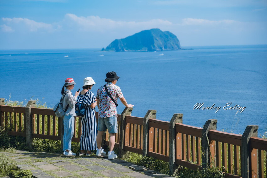 【基隆景點】望幽谷濱海步道|輕鬆好拍夢幻蔚藍步道,順遊潮境公園,八斗子漁港吃美食 - 貪吃猴的幻想