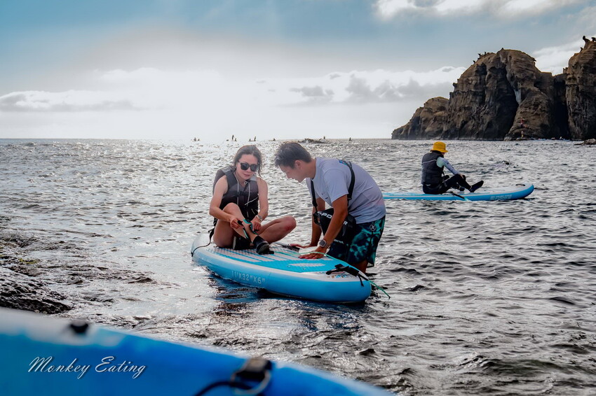 【深澳】象鼻岩SUP日出團｜ODoor專業戶外探險團隊，探索東北角之美，北部SUP立槳推薦 - 貪吃猴的幻想