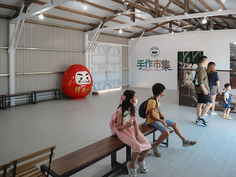 「廢物媽媽育兒農場」 新竹最夯親子一日遊情侶約會新景點,近距離跟水豚君、草泥馬、梅花鹿和柯爾鴨一起玩 預約說明