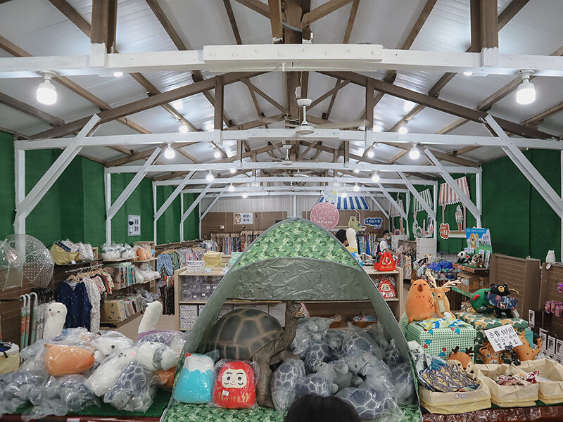 「廢物媽媽育兒農場」 新竹最夯親子一日遊情侶約會新景點,近距離跟水豚君、草泥馬、梅花鹿和柯爾鴨一起玩 預約說明