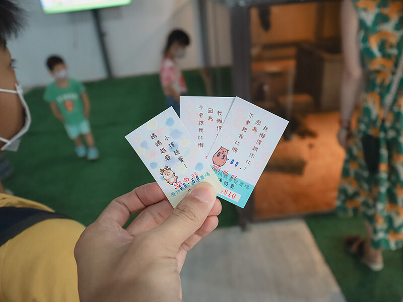 「廢物媽媽育兒農場」 新竹最夯親子一日遊情侶約會新景點,近距離跟水豚君、草泥馬、梅花鹿和柯爾鴨一起玩 預約說明