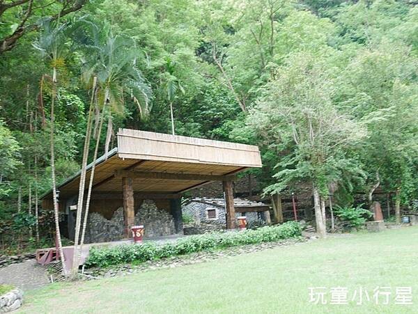 屏東景點｜來義二峰圳，超清澈伏流泉，屏東玩水再+1