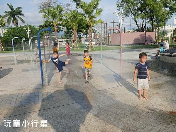 屏東景點｜縣民公園遊戲區再升級｜屏東玩水玩沙