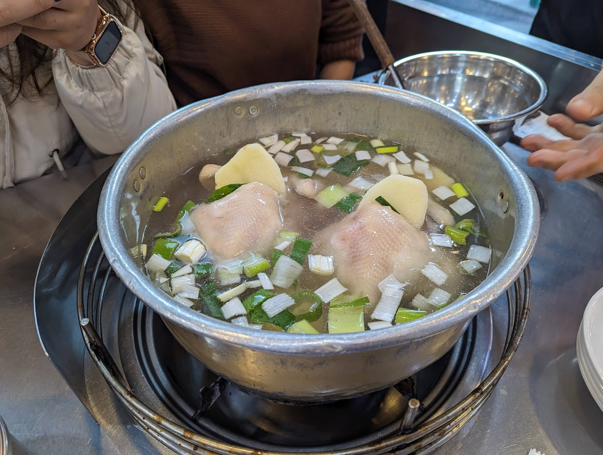 【韓國首爾住宿】東大門設計師酒店 Hotel The Designers Dongdaemun｜首爾自由行推薦住宿、鄰近東大門、明洞的最佳位置，距離陳玉華奶奶元祖一隻雞步行也會到！