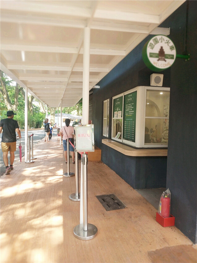 旅遊｜重新開張高雄壽山動物園一日遊  ，新建天空橋看水豚