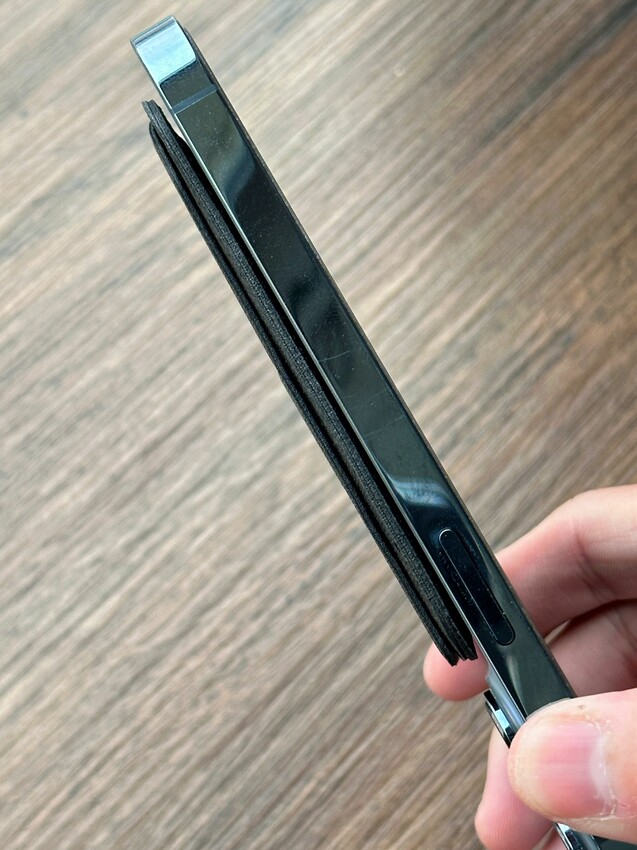 追劇神隊友!Ares磁吸手機卡夾支架|4種使用模式|厚度只有5mm|易推卡夾防盜刷!最多可容納2張卡片|不干擾無線充電 - 萍姐愛分享