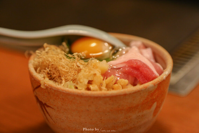 【東京美食】淺草六文錢文字燒、大阪燒，特色鐵板料理！桌邊服務中文也通。