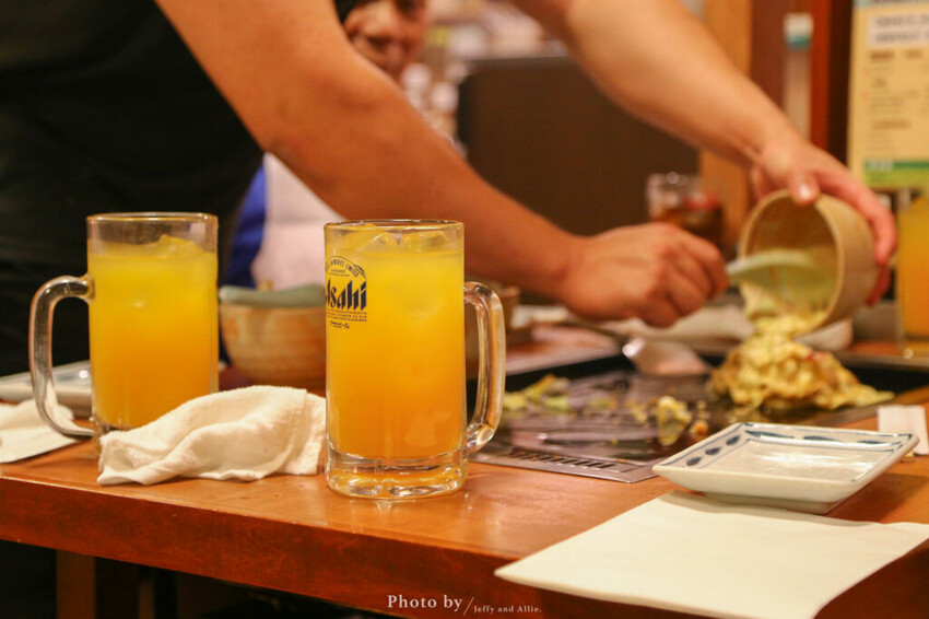 【東京美食】淺草六文錢文字燒、大阪燒，特色鐵板料理！桌邊服務中文也通。