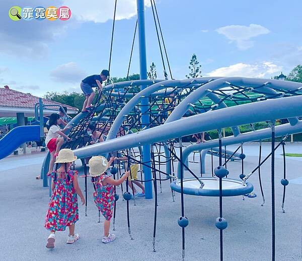 ★嘉義玩水景點★ 竹崎親水公園,免門票玩兒童戲水池備有免費停車場和盥洗室,還有阿里山火車可以看喔! (google導航竹崎車站)