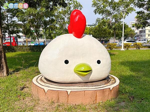 ★高雄公園★ 蓮池潭兒童公園, 走進童話世界找三隻小豬玩躲貓貓,茅草屋、木頭屋、磚頭屋超真實可愛的童趣場景 (免費參觀)