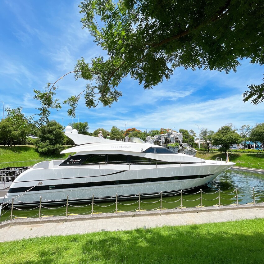 台南必去的親子景點一萬國通路創意觀光工廠,免門票還有冷氣可以吹,一次探索行李箱製作過程和歷史