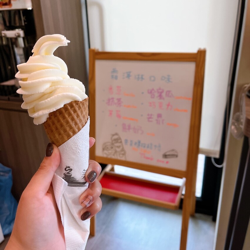 台南必去的親子景點一萬國通路創意觀光工廠,免門票還有冷氣可以吹,一次探索行李箱製作過程和歷史