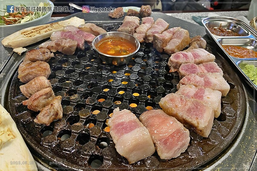 58)釜山．西面站｜「濟州間(제줏간)」熟成豬肉超好吃，專人桌邊幫你烤，韓國分店超多 @我在前往韓國旅遊的路上