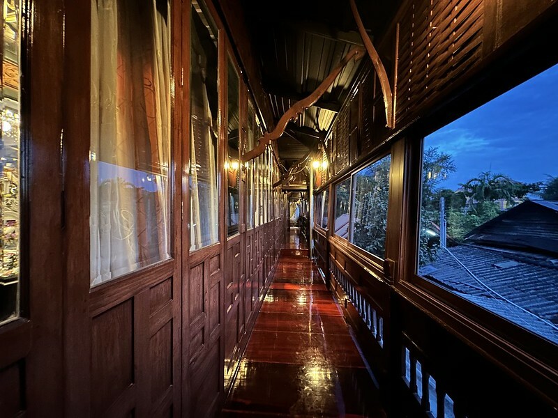 【亞洲，泰國】Dewaree Restaurant（เทวารี）～安帕瓦(Amphawa)的華麗輕奢模樣的餐館與咖啡館，終於又再訪