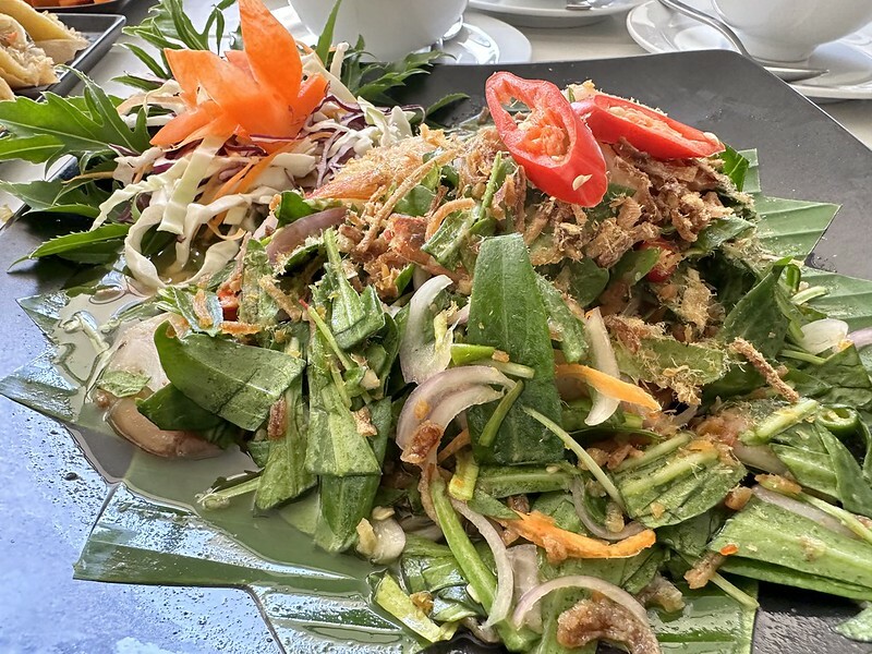 【泰國，普吉島】泰國也有「沙浴」哦！在邁考海灘（Ban Mai Khao）邊做沙浴，邊看飛機起飛，還有網美拍照區