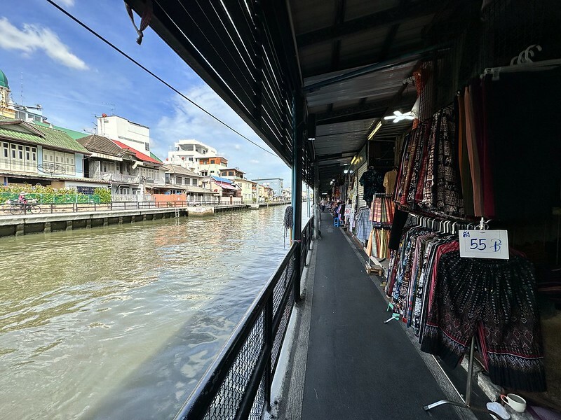 【亞洲,泰國,曼谷】體驗曼谷生活區的獨特魅力:探索寶馬成衣市場(Bo Be Market /ตลาดโบ๊เบ๊ สะพาน 4)。