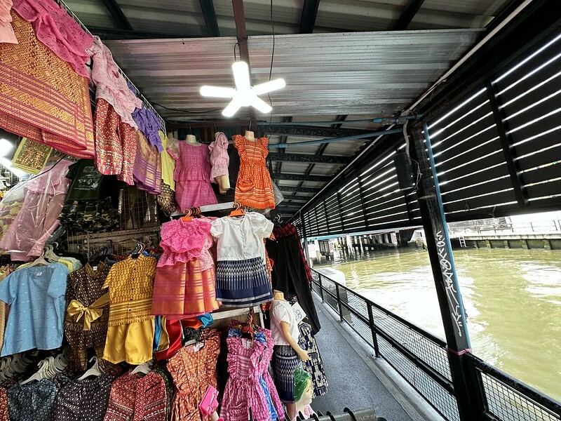 【亞洲,泰國,曼谷】體驗曼谷生活區的獨特魅力:探索寶馬成衣市場(Bo Be Market /ตลาดโบ๊เบ๊ สะพาน 4)。
