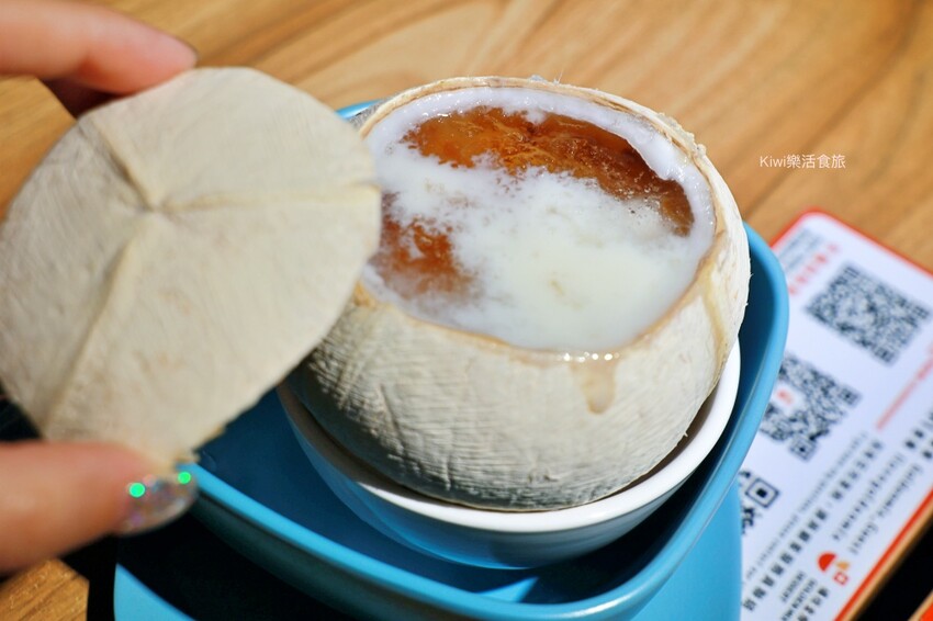 澳門楊枝金撈 (沙梨頭總店)︱澳門甜點推薦至尊楊枝金撈、杏仁雪燕桃膠燉椰皇來澳門必吃美食！