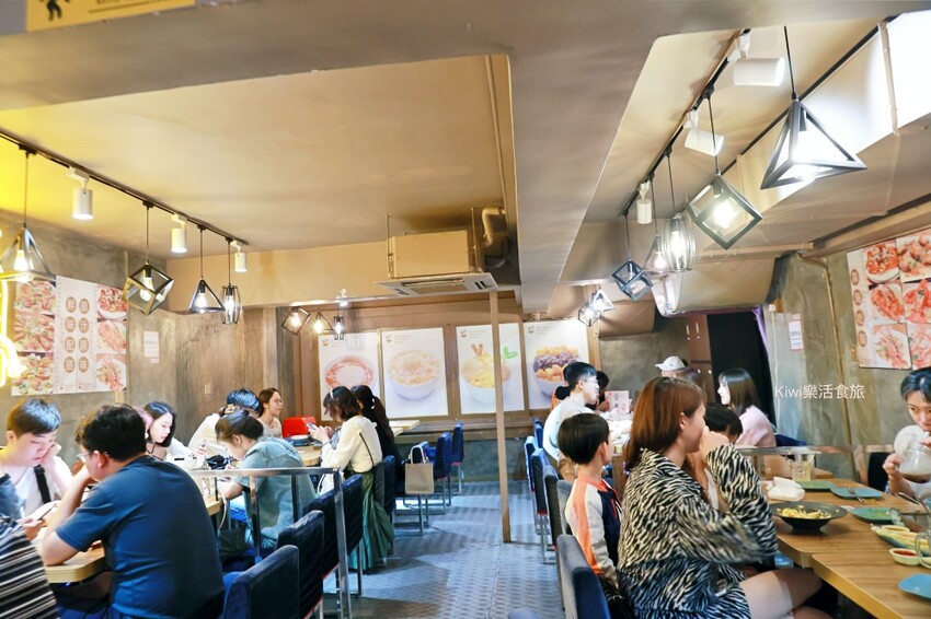 澳門楊枝金撈 (沙梨頭總店)︱澳門甜點推薦至尊楊枝金撈、杏仁雪燕桃膠燉椰皇來澳門必吃美食！