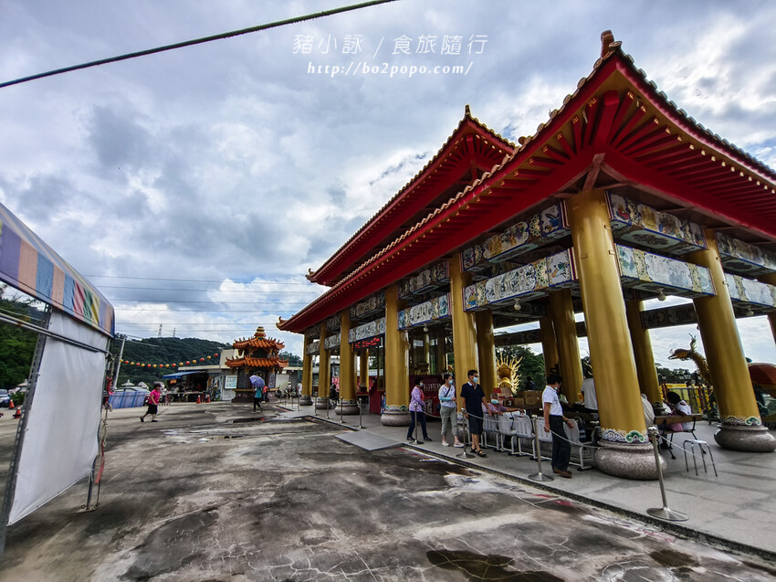 南投。中寮》金龍山法華寺。長達110米的亞洲最大金龍雕像
