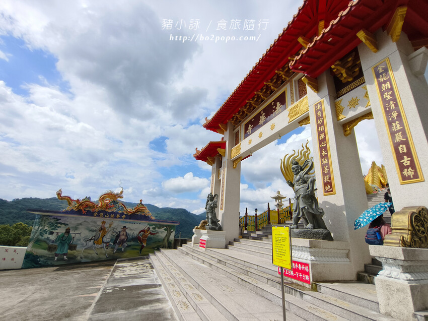 南投。中寮》金龍山法華寺。長達110米的亞洲最大金龍雕像