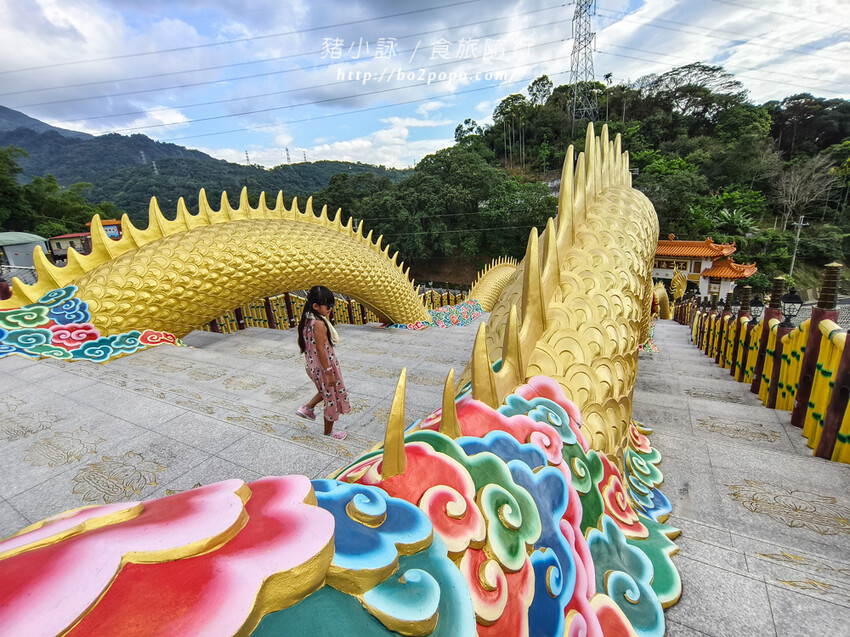 南投。中寮》金龍山法華寺。長達110米的亞洲最大金龍雕像