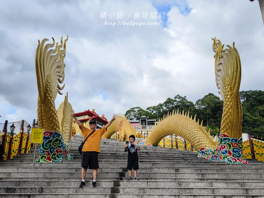 南投。中寮》金龍山法華寺。長達110米的亞洲最大金龍雕像