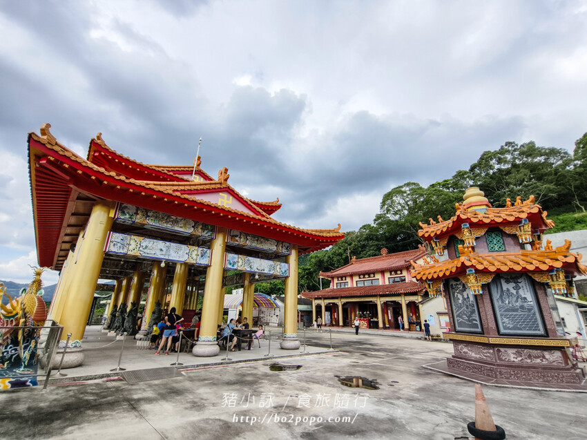 南投。中寮》金龍山法華寺。長達110米的亞洲最大金龍雕像