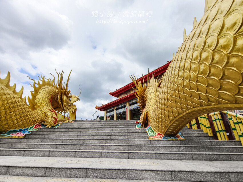 南投。中寮》金龍山法華寺。長達110米的亞洲最大金龍雕像