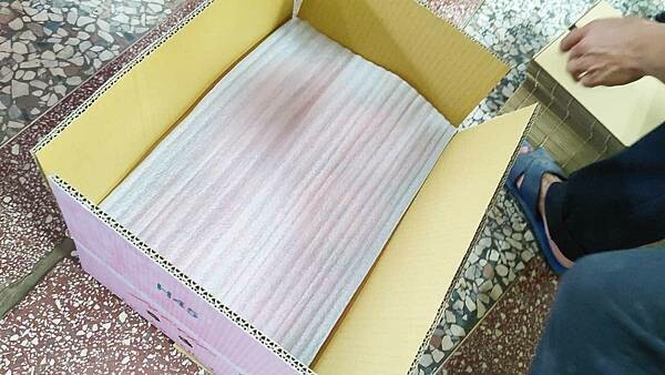 苗栗大湖尊梨季|巨無霸水梨!比臉還要巨大,高達2.5斤的牛奶甘庶般美味的甘露梨