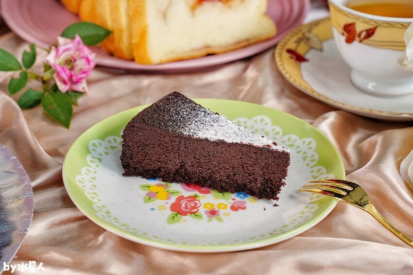 石川乳酪:南投草屯好吃流淚玫瑰生吐司,一週只賣三天,石川鹿生