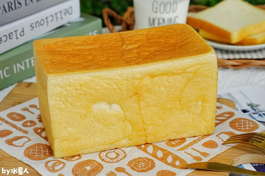 石川乳酪:南投草屯好吃流淚玫瑰生吐司,一週只賣三天,石川鹿生