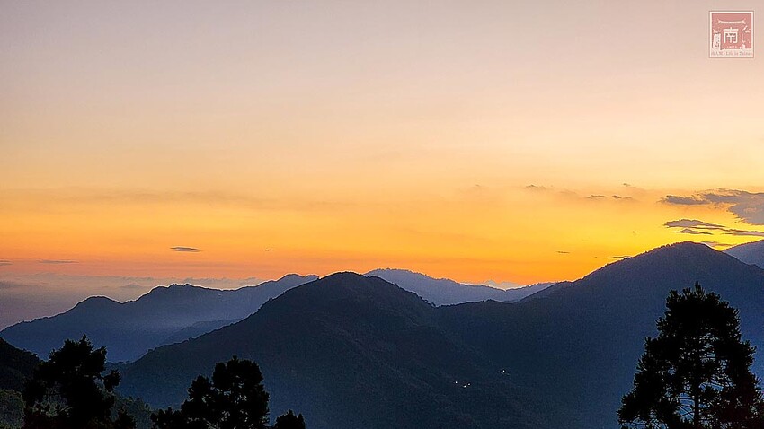 【新竹住宿】隱身在雲霧中白蘭部落豪華露營，一泊二食加迎賓小點，晚餐帶入民住民元素和食材，還有泰雅族獵徑尋根體驗~蟬說：霧繞 - 南人幫