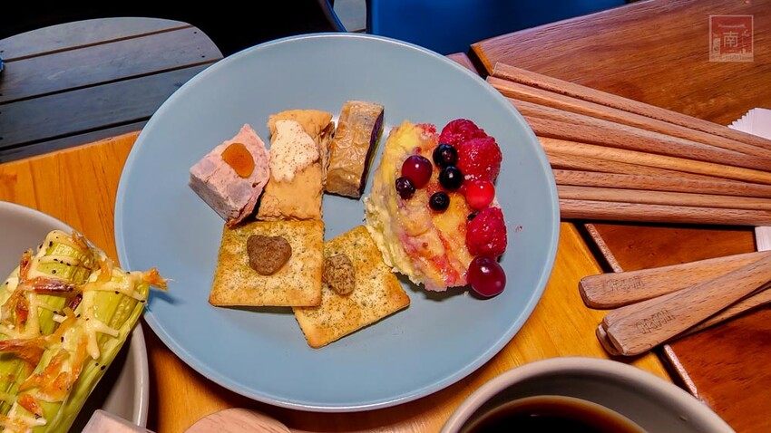 【新竹住宿】隱身在雲霧中白蘭部落豪華露營，一泊二食加迎賓小點，晚餐帶入民住民元素和食材，還有泰雅族獵徑尋根體驗~蟬說：霧繞 - 南人幫