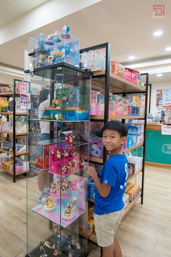 【臺南扭蛋】台南寶可夢中心在這裡，也有盲盒、日本流行扭蛋等，只有在迪士尼能買到的TOMICA小車打六折，加入會員送100元購物金~扭蛋將軍x轉蛋概念館 - 南人幫